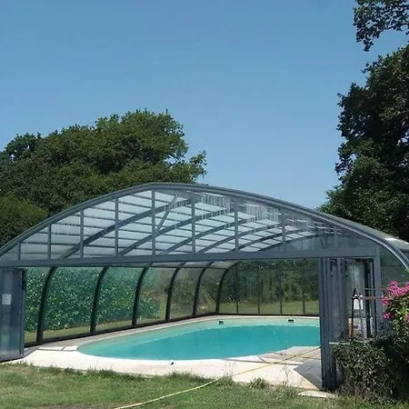 Grande Maison Avec Piscine Couverte Et Chauffee Holiday home *